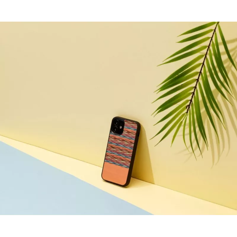 Handyhülle Mann und Holz für iPhone 12 mini – braunes Karomuster mit schwarzem Rand