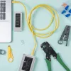 Crimp- und Schneidwerkzeug QOLTEC 54381 — Crimpzange für modulare Netzwerkstecker und Kabelschneider
