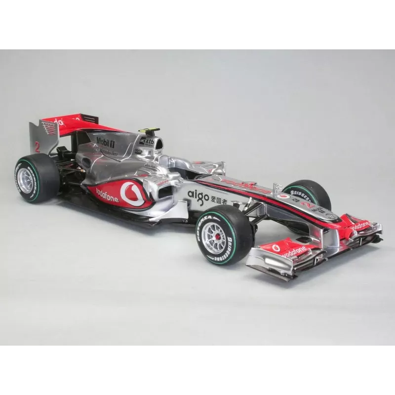 REVELL Plastikmodell McLaren Mercedes MP4-25 Lewis Hamilton — Maßstab 1:24