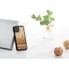 Smartphone-Hülle man and wood für iPhone 11 Pro — terra Schwarz