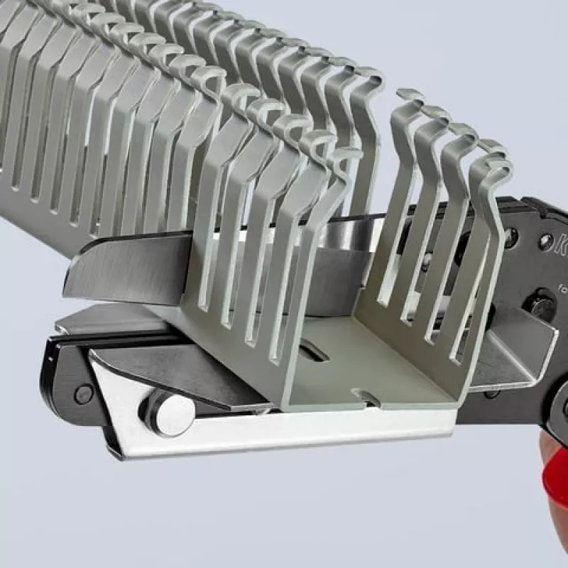 Knipex 95 02 21 Zange