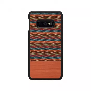 Smartphone-Hülle man and wood für Galaxy S10e — braunes Karo mit schwarzer Umrandung