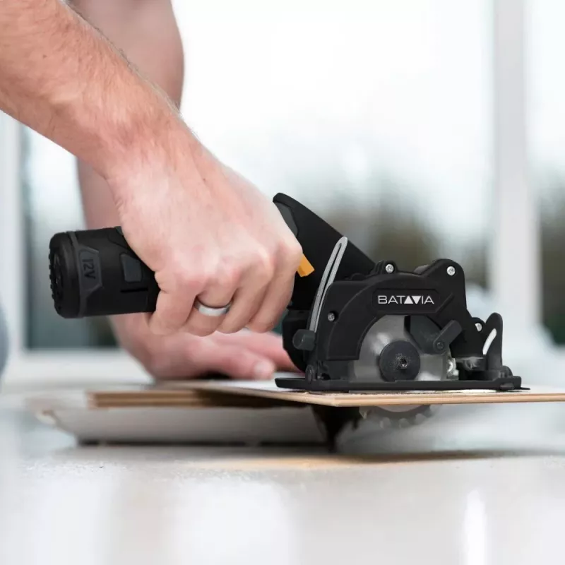 Batavia B.V. | 12V Akku-Handkreissäge 85 mm - Fixxpack 2.0 Set (inkl. 2,0 Ah Akku & USB-C-Ladekabel)