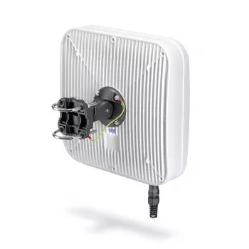 Richtantenne QuWireless AXRL — 7 dBi, 0,694–0,96 / 1,7–2,2 / 2,2–2,7 GHz, PoE/LAN, Dual-Polarisation