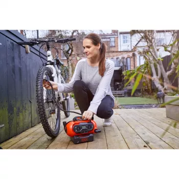 Black & Decker BDCINF18N-QS Luftkompressor 160 l/min AC/Zigarettenanzünder