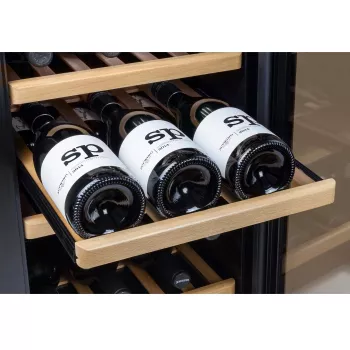 Caso | Weinkühlschrank | WineComfort 24 | Energieeffizienzklasse G | Vitrine | Flaschenkapazität 24 Flaschen | Kühltyp Kompressortechnologie | Schwarz