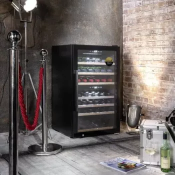 Caso | Smart Wine Cooler | WineExclusive 66 | Energieeffizienzklasse G | Vitrine | freistehend | Flaschenkapazität Flaschen | Kühlart Kompressortechnik | Schwarz
