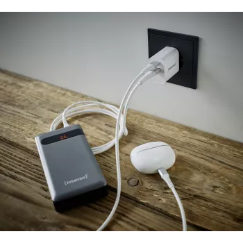 Indoor-Ladegerät Intenso POWER ADAPTER USB-A/USB-C/7803012 Schnellladen 20V