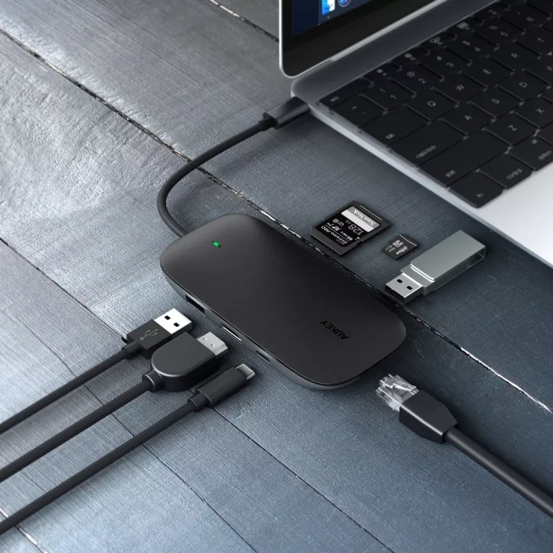 Laptop-Dock AUKEY CB-C71 — 3x USB‑C (USB 3.2 Gen1), HDMI, RJ‑45, MicroSD, USB PD 100 W, 0,15 m Kabel, schwarz