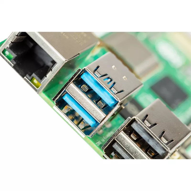 Single-Board-Computer Raspberry Pi 5 Entwicklungsboard — 2400 MHz Arm Cortex-A76, bis zu 16 GB LPDDR4x, MicroSD, USB 3.2, Wi‑Fi 5