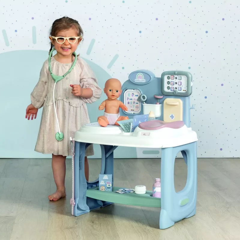Smoby Baby Care Center Modell 2024 240305 mit Zubehör und interaktiven Funktionen
