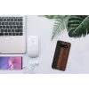 Smartphone-Hülle man and wood für Samsung Galaxy S10 — Ebenholz schwarz, schützende Holzrückseite und Stoßfänger