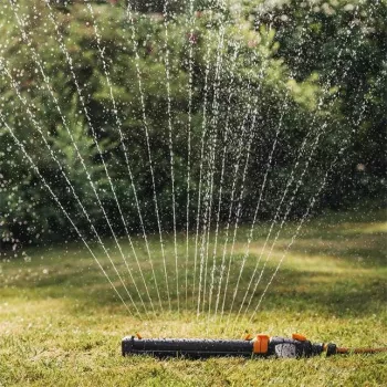 Fiskars 1027028 Wassersprenger Oszillierender Wassersprenger Schwarz, Orange