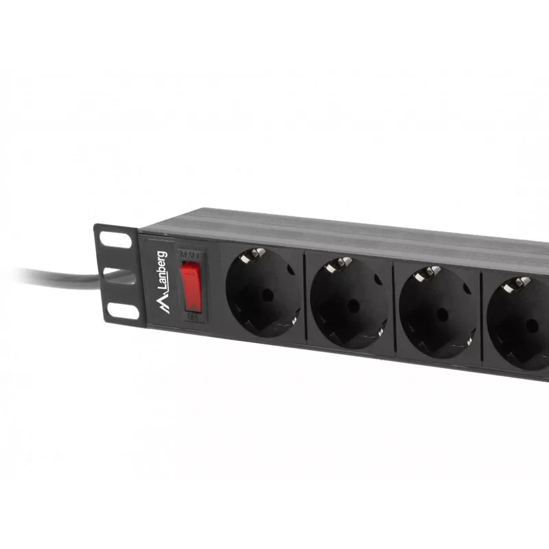 Stromverteilereinheit LANBERG PDU-09F-0300-BK — 9x Typ-F-Steckdosen, 3 m Kabel, Aluminiumgehäuse, 10 A