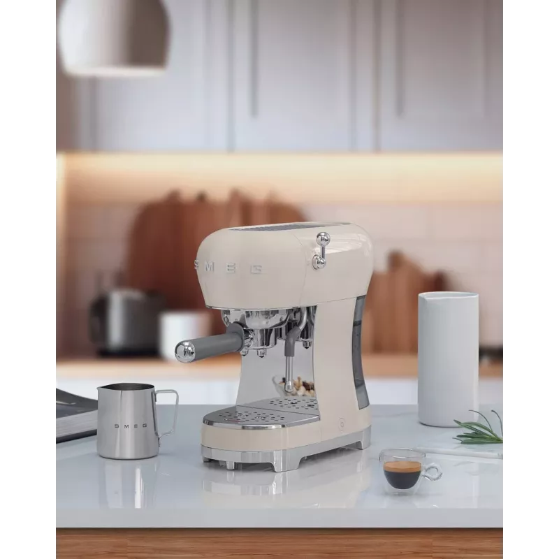 SMEG Kaffeemaschine creme