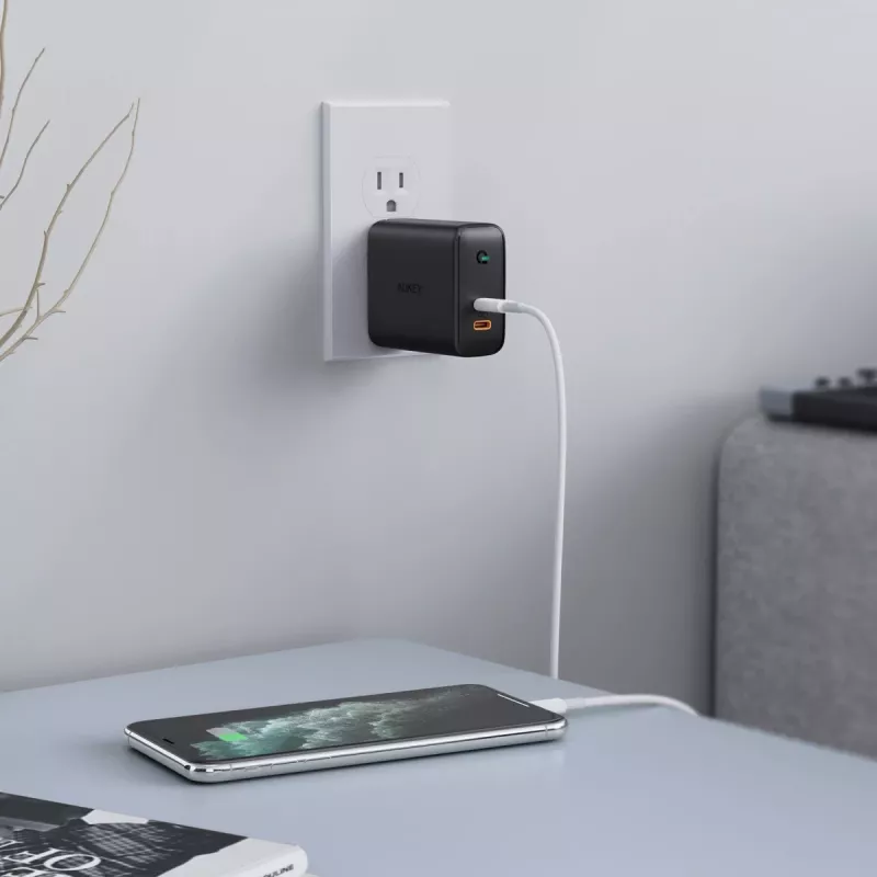 AUKEY PA-D2 Ladegerät für Mobilgeräte 36W Schwarz Innenbereich
