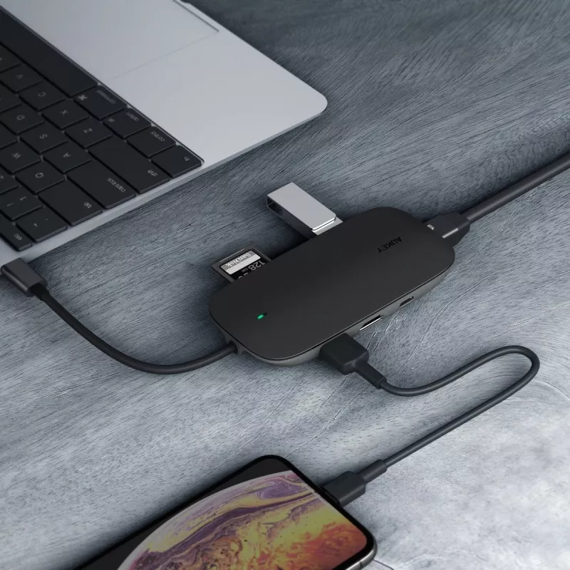 Laptop-Dock AUKEY CB-C71 — 3x USB‑C (USB 3.2 Gen1), HDMI, RJ‑45, MicroSD, USB PD 100 W, 0,15 m Kabel, schwarz