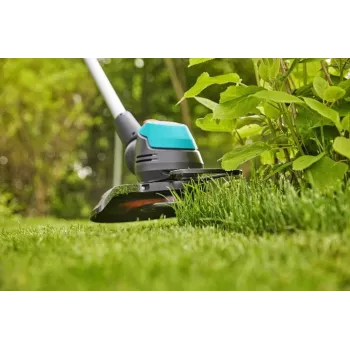 Gardena EasyCut 23/18V Ready-To-Use Set - Rasentrimmer - Akku 2 Ah - Schnittbreite: 230 mm - 2,4 kg (14700-20)