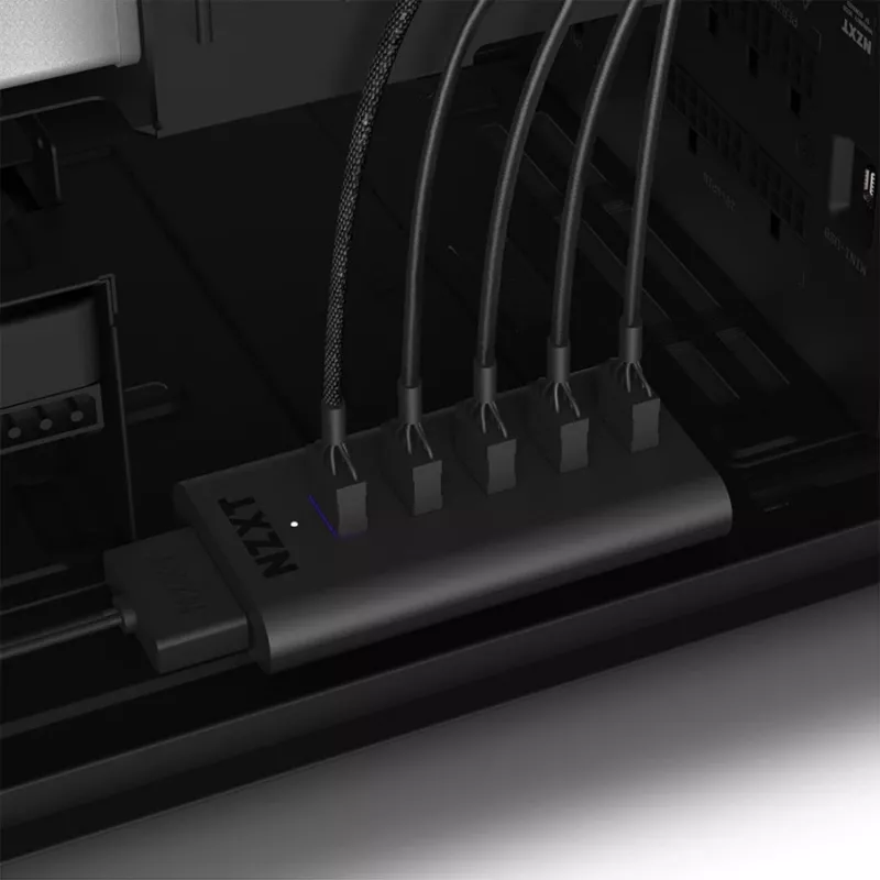 NZXT Interner USB 2.0 Erweiterungs-Hub Gen 3 - Schwarz