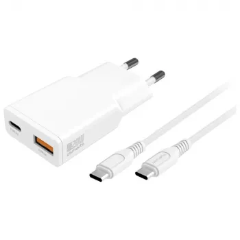 AC Indoor Mobile Device Charger 4smarts 541509 — 100–240V, USB-A + USB-C, 1.5 m Kabel, Schnellladung, Weiß