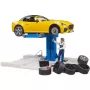 BRUDER Car Service Center bworld 62112 mit Roadster Spielset, Zubehörfiguren und Werkstattelementen