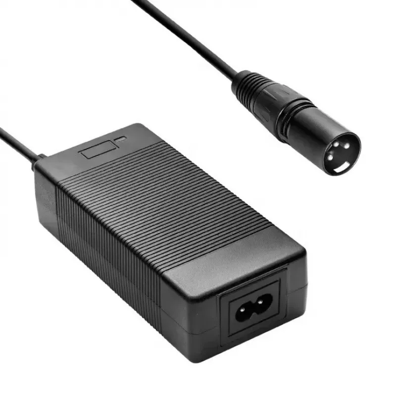 Akyga AK-EV-01 E-Bike-Akkuladegerät für 24-V-Akkus, 29,4 V / 2 A, 60 W, XLR-Stecker