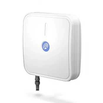 Richtantenne QuWireless AXRL — 7 dBi, 0,694–0,96 / 1,7–2,2 / 2,2–2,7 GHz, PoE/LAN, Dual-Polarisation