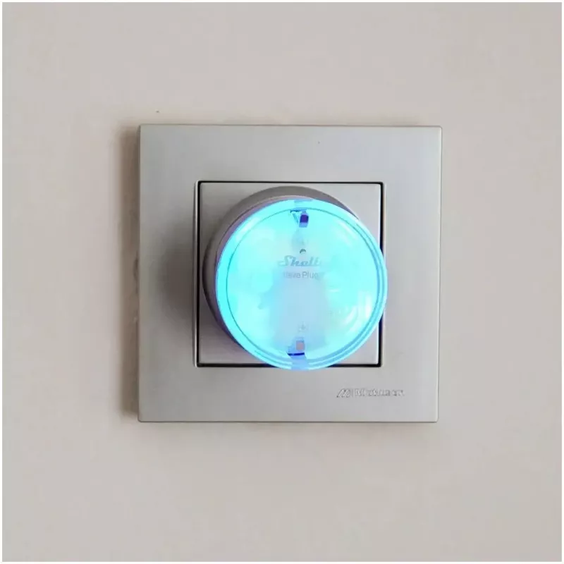 Smart-Stecker Shelly Wave Plug S Z-Wave 800 Schwarz — Z-Wave 800 intelligente Steckdose, 230 V/12 A, 2500 W, Leistungsmessung