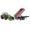 Spielzeugtraktor BRUDER Fendt Vario 211 mit Frontlader und Seitenanhänger