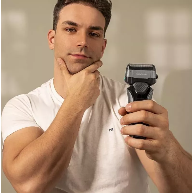 Elektrorasierer CECOTEC PrecisionCare X-Trimm Triple Shaver — 3 Klingen, wasserdicht