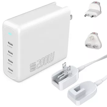 Innenraum-Schnellladegerät 4smarts 545200 — 200 W, 4× USB-C, 100–240 V, 1,5 m Kabel, Weiß