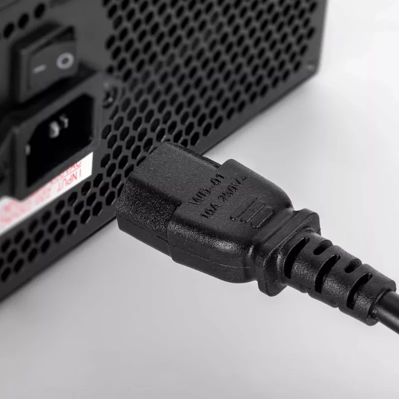 Akyga AK-PC-05C Netzkabel, CEE 7/7 auf IEC C13, Kupfer 3 x 1 mm², 5 m, Schwarz