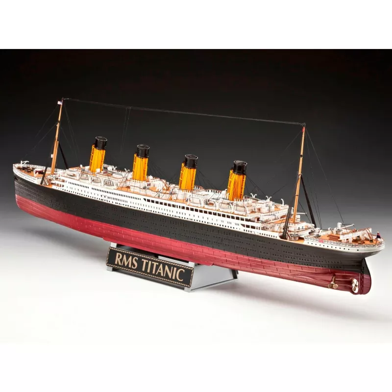Rv05715 - Revell -1:400 - Geschenkset - 100 Jahre Titanic (Sonderausgabe)