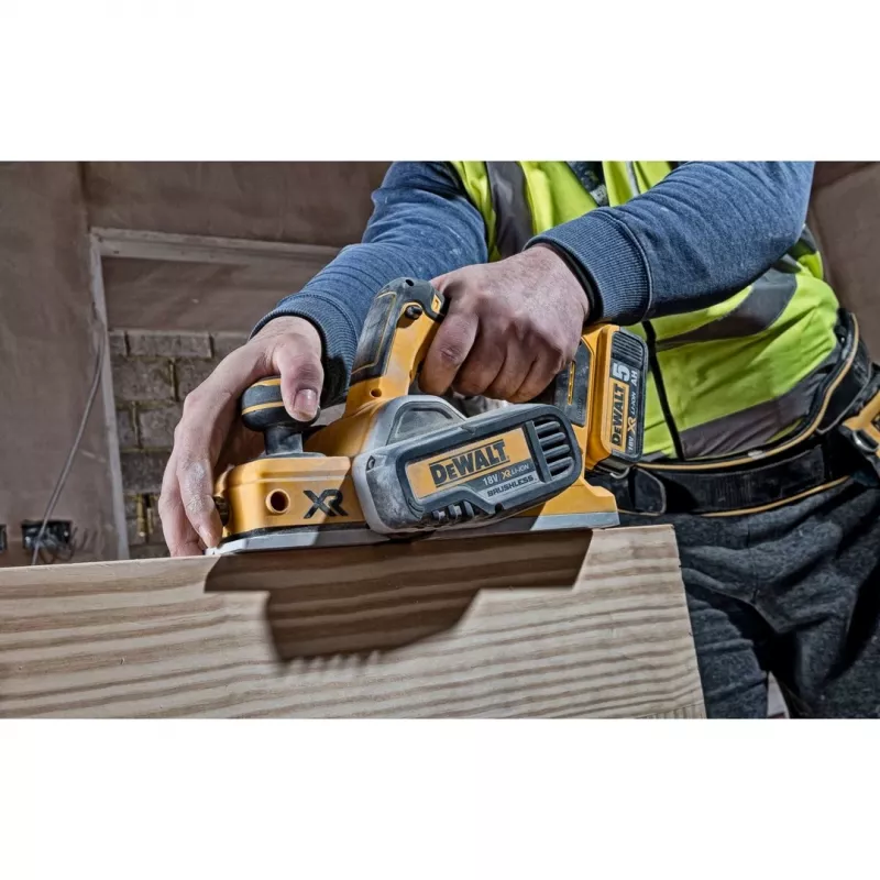 Handhobel DeWALT DCP580N-XJ — kabellos Li-Ion, 82 mm Hobelbreite, 15.000 U/min, 2,5 kg