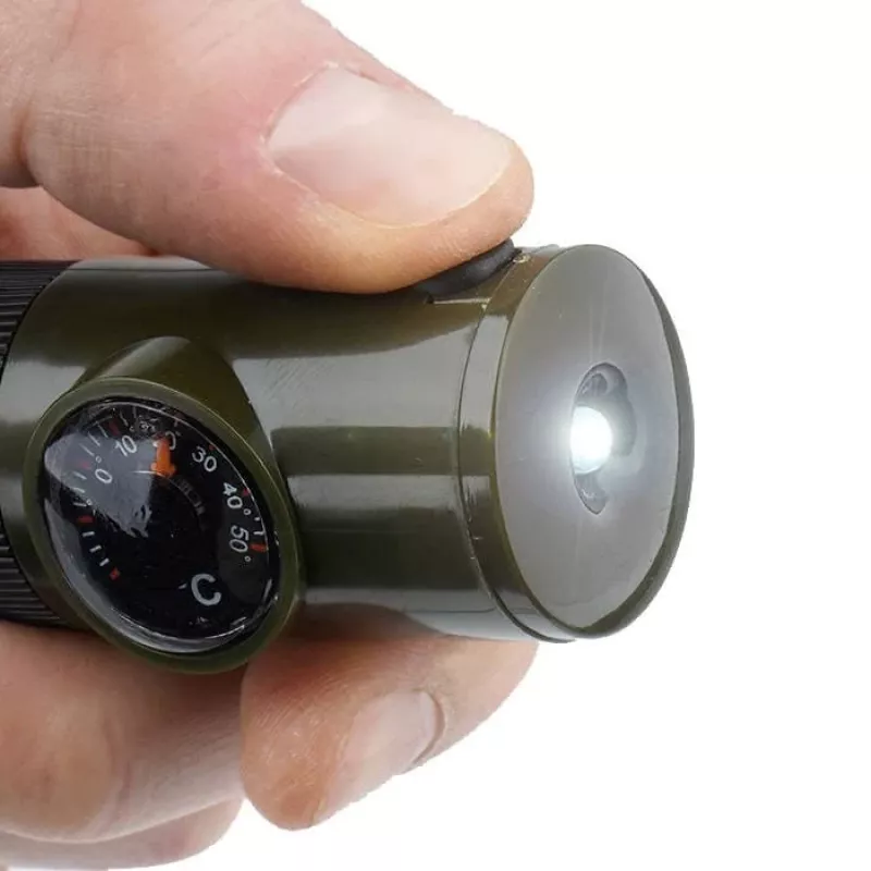 Multifunktionale Survival-Pfeife Mil-Tec SP.22073 — 6-in-1 oliv, Kompass, Thermometer, Spiegel, Lupe, Licht, 100×35×30 mm