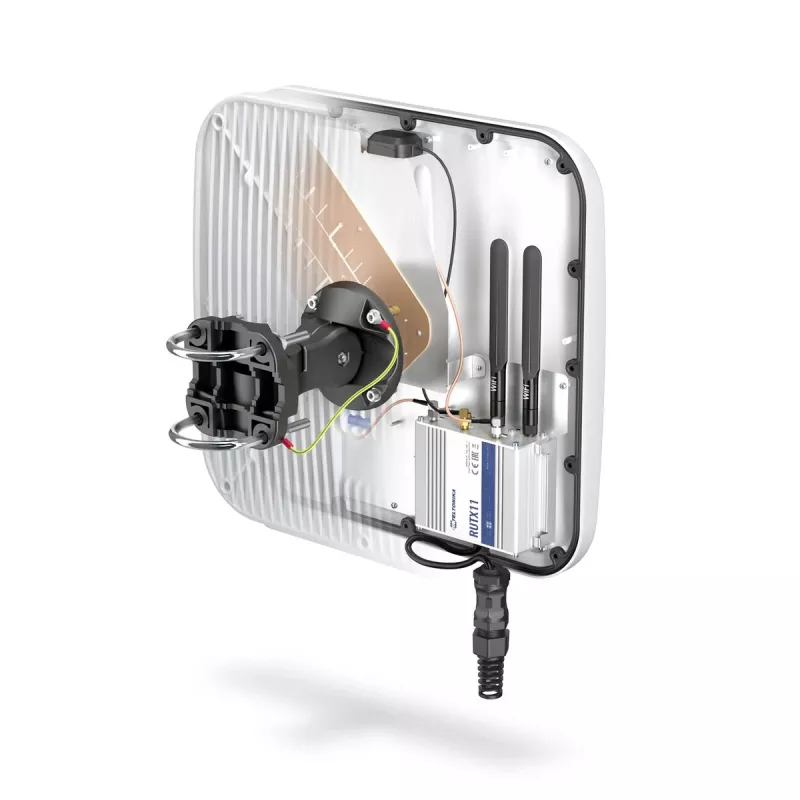 Richtantenne QuWireless AXRL — 7 dBi, 0,694–0,96 / 1,7–2,2 / 2,2–2,7 GHz, PoE/LAN, Dual-Polarisation