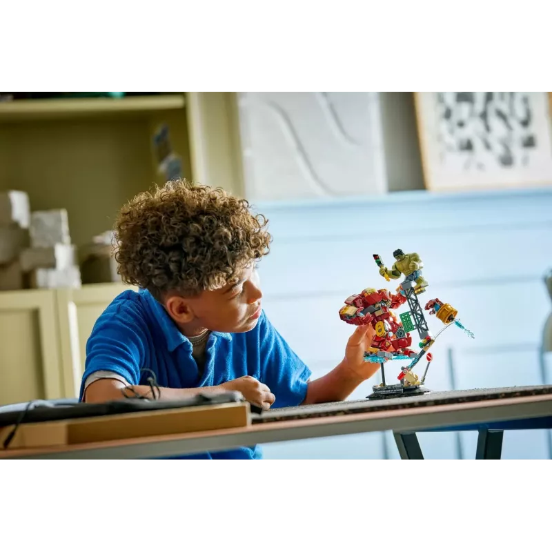 LEGO MARVEL 76343 Epischer Kampf: Hulkbuster gegen den Hulk