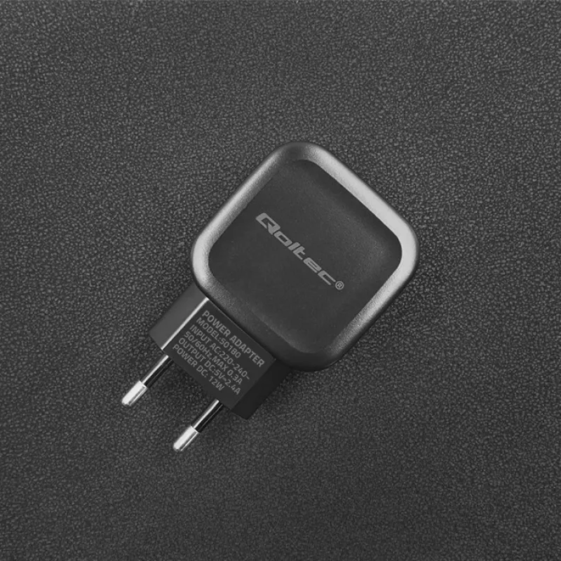 AC Indoor Charger QOLTEC 50186 for Smartphone and Tablet, 5 V 3.4 A, 17 W, 2× USB, Schwarz
