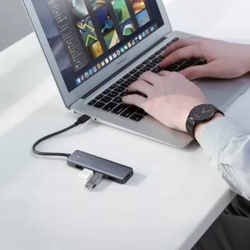 Ugreen Hub 4-in-1 USB-C-Adapter auf 4× USB 3.0 + USB-C Grau