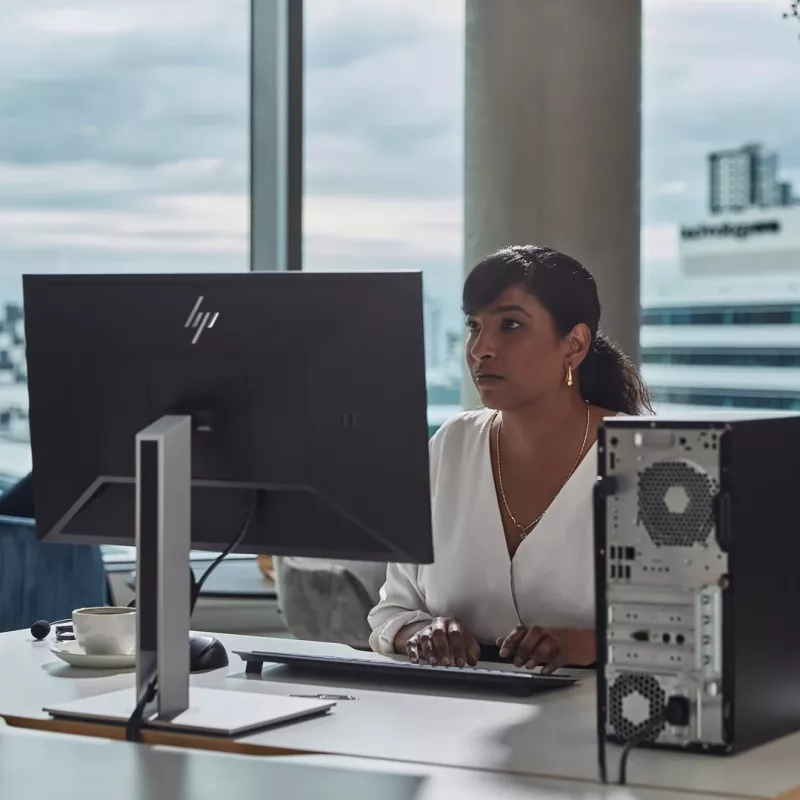 Desktop PC HP Pro Tower 400 G9 — Intel Core i5-14500, 8GB DDR5 4800, 512GB NVMe SSD, Intel UHD 770, Windows 11 Pro, Tower, Jack Schwarz