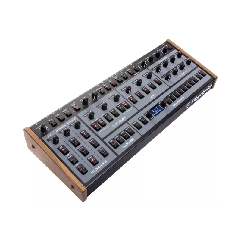 Oberheim OB-X8 Desktop-Synthesizer, polyphon, analog
