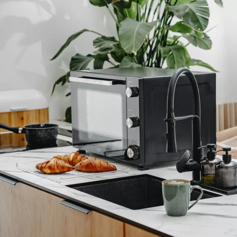 Elektroofen Adler AD 6028 — 60 l, 2000 W, freistehend, Drehregler, rotisserie, max. 230 °C, schwarz