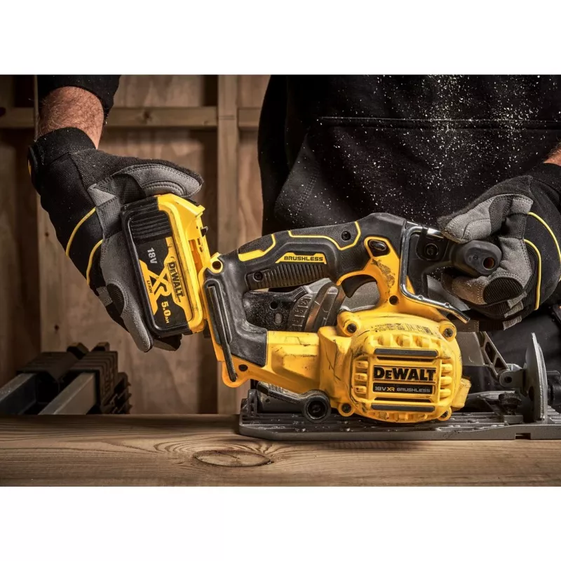 DEWALT. KREISSÄGE. 18V 165mm DCS565N