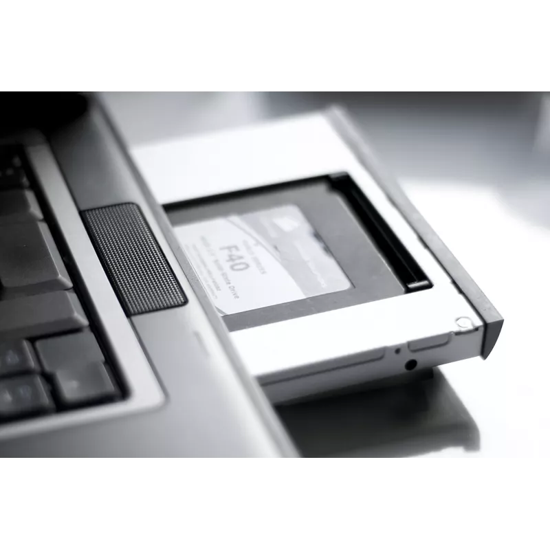 Einbaurahmen SSD / HDD CD / DVD / Blu-ray SATA auf SATA III 12,7 mm