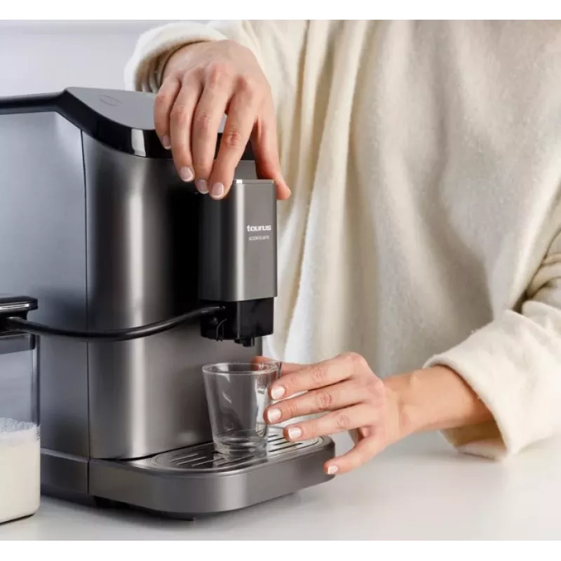 Espressomaschine Taurus Accento Latte vollautomatisch, integriertes Mahlwerk, 1,5 L Wassertank, Kaffeebohneneingabe
