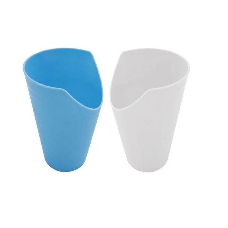 Becher mit Ausschnitt