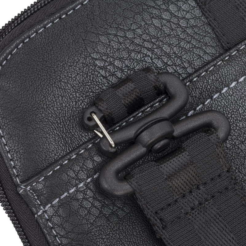 Sleeve case Rivacase 8920 33,8 cm (13,3 Zoll) Schwarz