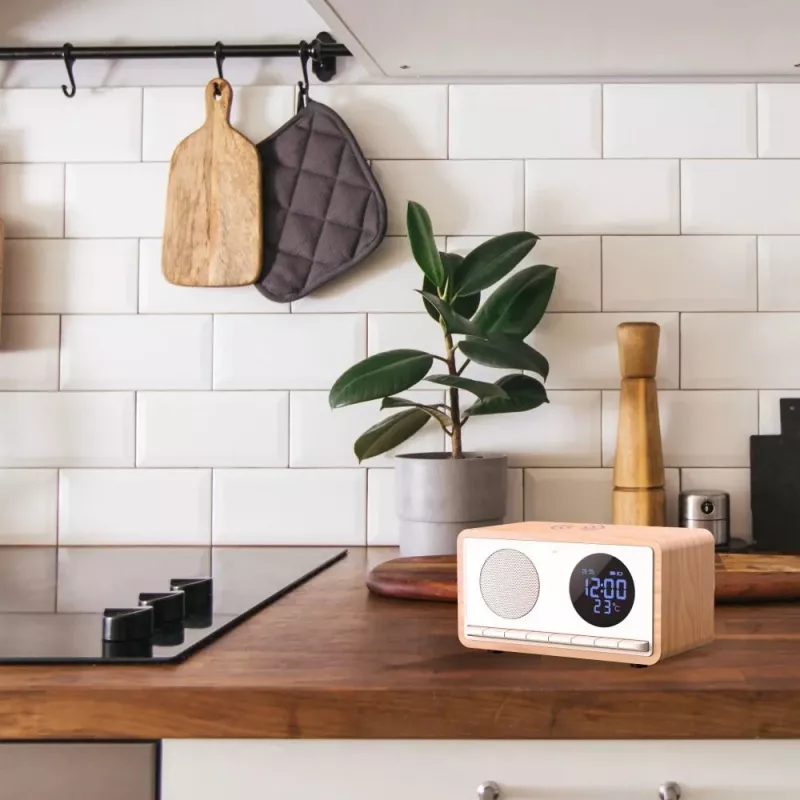 MANTA RDI912W Rimini Radiowecker, Bluetooth und kabelloses Laden, weiß