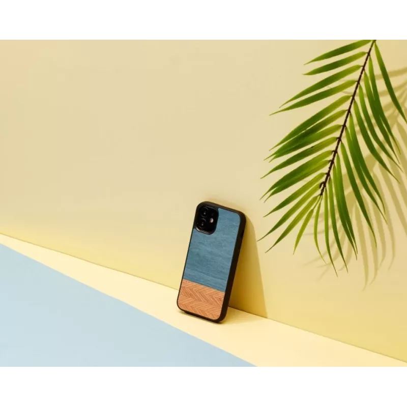 Handyhülle man and wood für iPhone 12 mini — Denim Schwarz