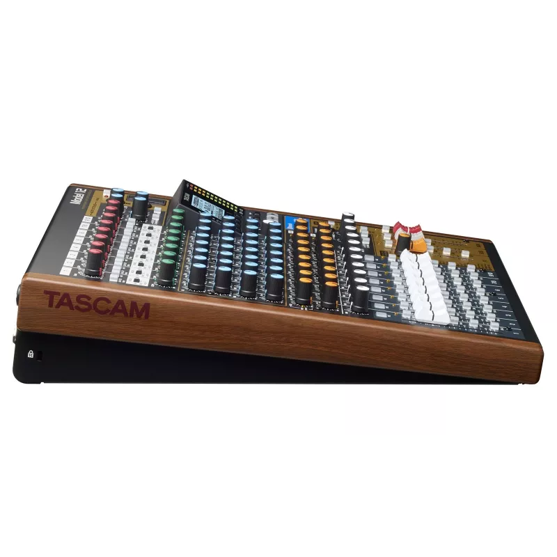 Mixer Tascam Model 12 — 12‑Kanal Analog‑/Digitalmischpult, 24‑Bit, 48 kHz, USB‑C, SD‑Karte, Bluetooth 5.0